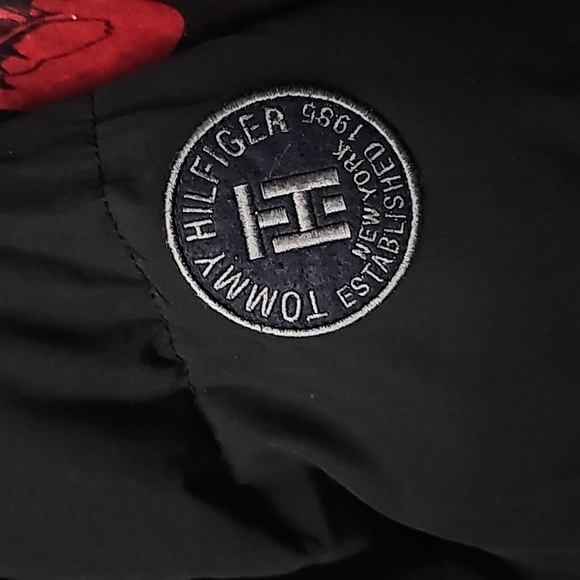 Tommy Hilfiger Hooded Puffer Down Parka Jacket Size M - Picture 3 of 4